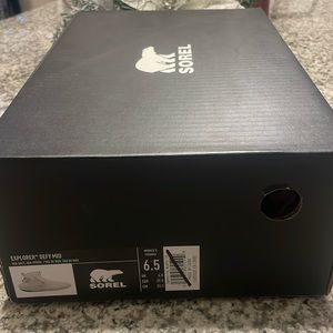 Women’s light weight SOREL shoe